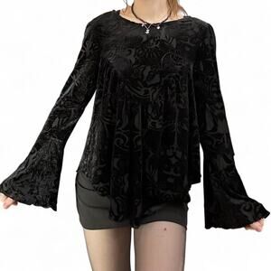 black S velvet and lace flowy top